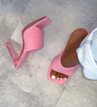 Load image into Gallery viewer, Vienna Heel
